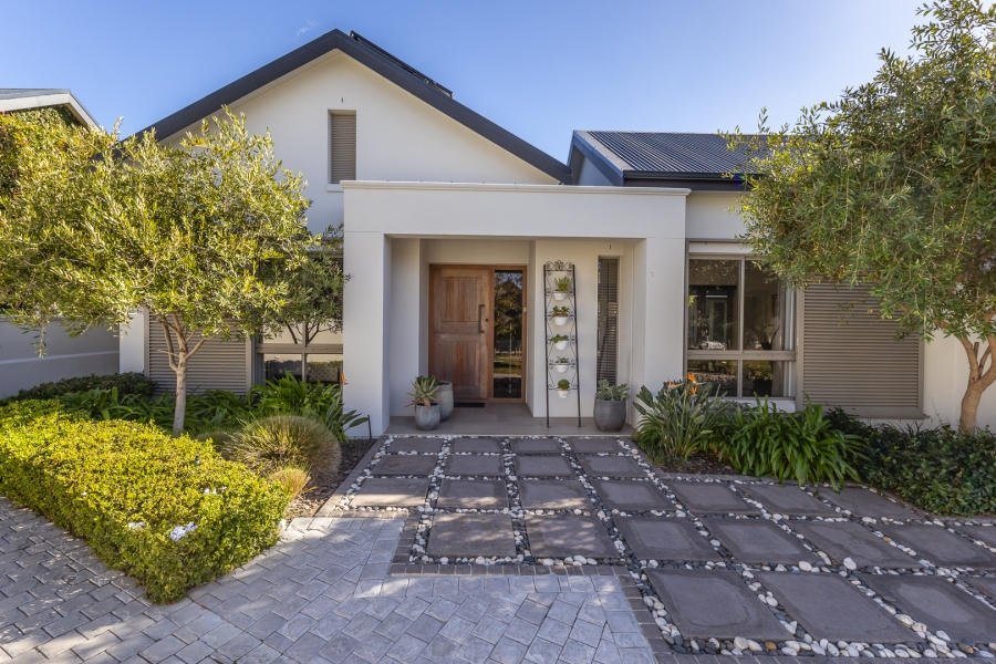 4 Bedroom Property for Sale in Lemoenkloof Western Cape